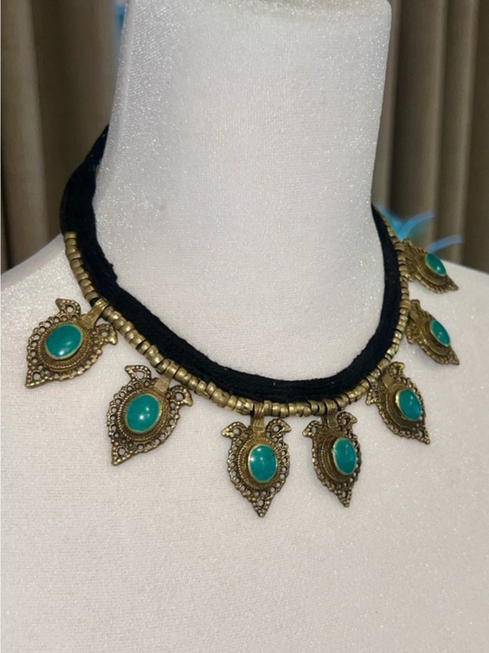 Handcrafted Turquoise Pendant Collar Necklace - Women Jewelry